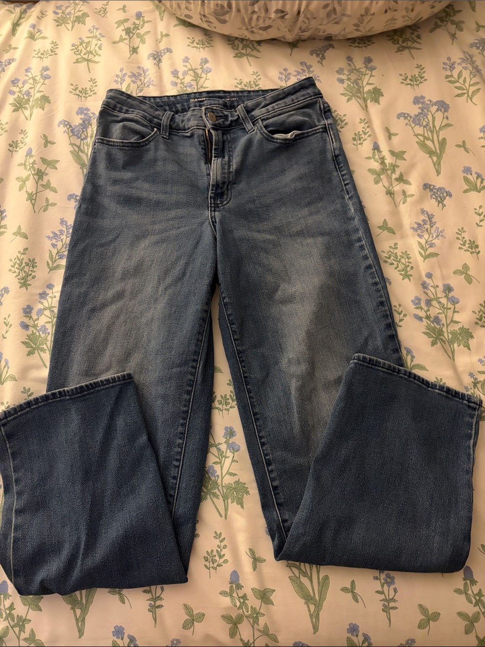 Old Navy Straight-Leg Jeans in Medium Blue Wash